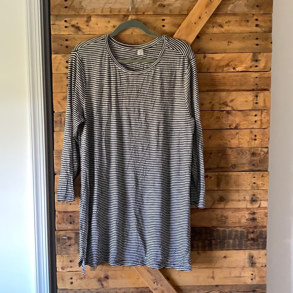 NWT OLD NAVY black and white long sleeve top